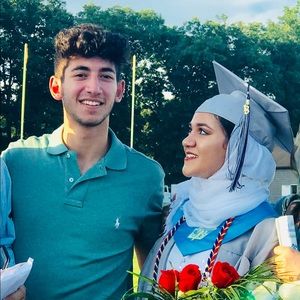 Meet your Posher, Enas